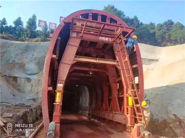 襯砌臺車安裝前的準(zhǔn)備工作是什么？