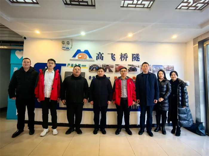 熱烈歡迎國資委物資流通國際合作事務(wù)中心書記、主任王校武一行蒞臨公司走訪調(diào)研